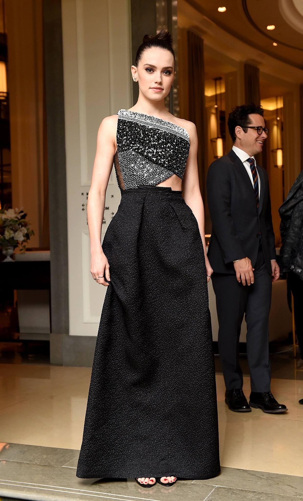 Daisy Ridley in a black sequined gown | Who2
