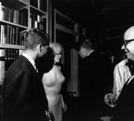 President Kennedy Chats With Marilyn Monroe and Other Attractive People ...